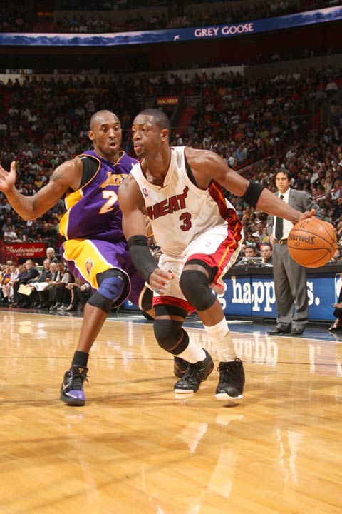 [NBA]库里复出23+6 勇士客场逆转鹈鹕.